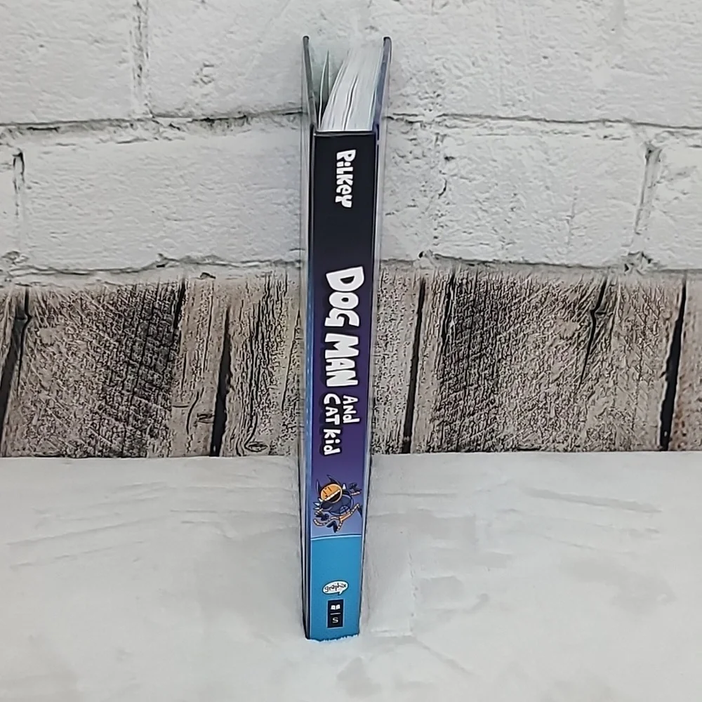 Kids/Childs Dog Man Two Book Set by Dav Pilkey 'Lord of the Fleas'/'And Cat Kid'